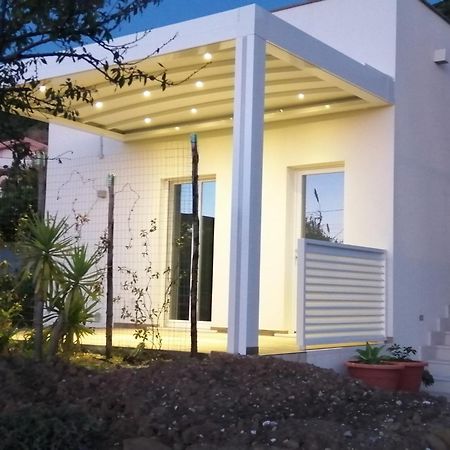 卡斯特拉巴特Laris住宿加早餐旅馆 客房 照片